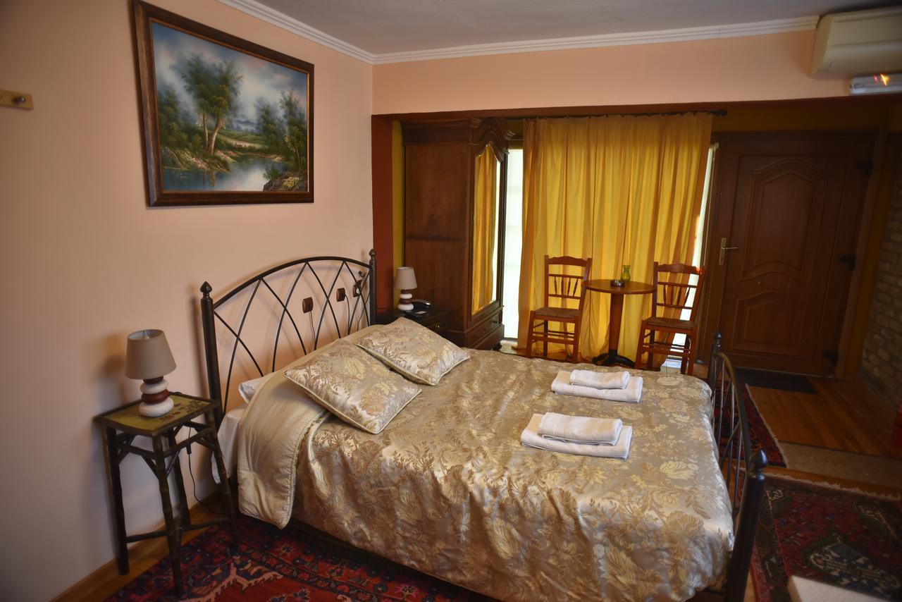Santa Marina Guesthouse กาโต ลูตรากี ภายนอก รูปภาพ