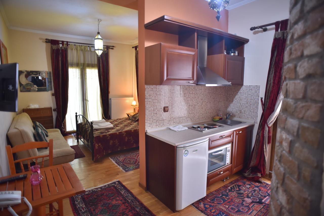 Santa Marina Guesthouse กาโต ลูตรากี ภายนอก รูปภาพ