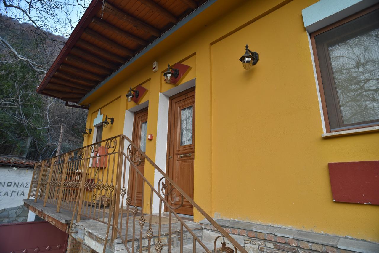 Santa Marina Guesthouse กาโต ลูตรากี ภายนอก รูปภาพ