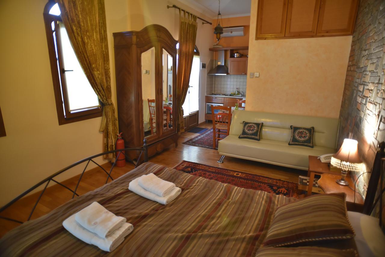 Santa Marina Guesthouse กาโต ลูตรากี ภายนอก รูปภาพ