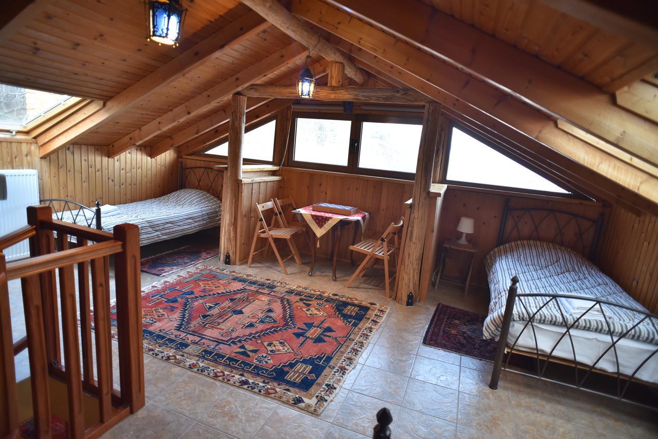 Santa Marina Guesthouse กาโต ลูตรากี ภายนอก รูปภาพ