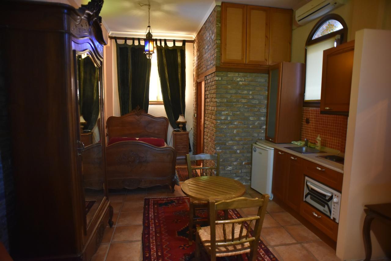 Santa Marina Guesthouse กาโต ลูตรากี ภายนอก รูปภาพ
