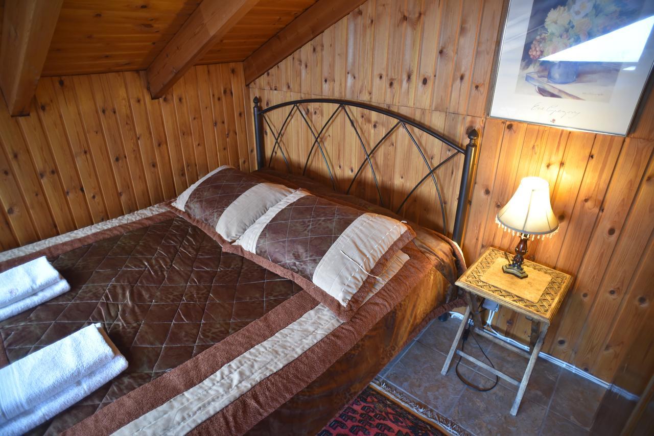 Santa Marina Guesthouse กาโต ลูตรากี ภายนอก รูปภาพ