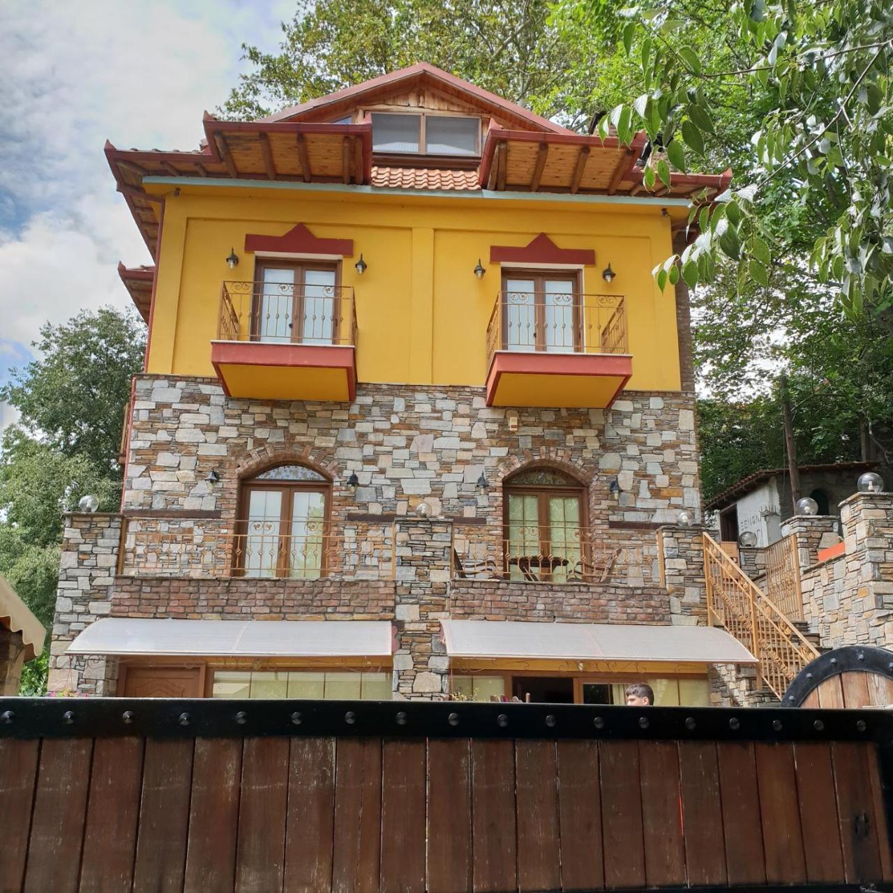 Santa Marina Guesthouse กาโต ลูตรากี ภายนอก รูปภาพ