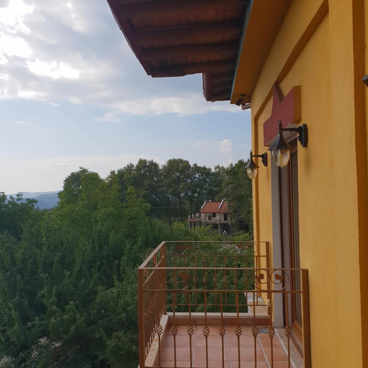 Santa Marina Guesthouse กาโต ลูตรากี ภายนอก รูปภาพ