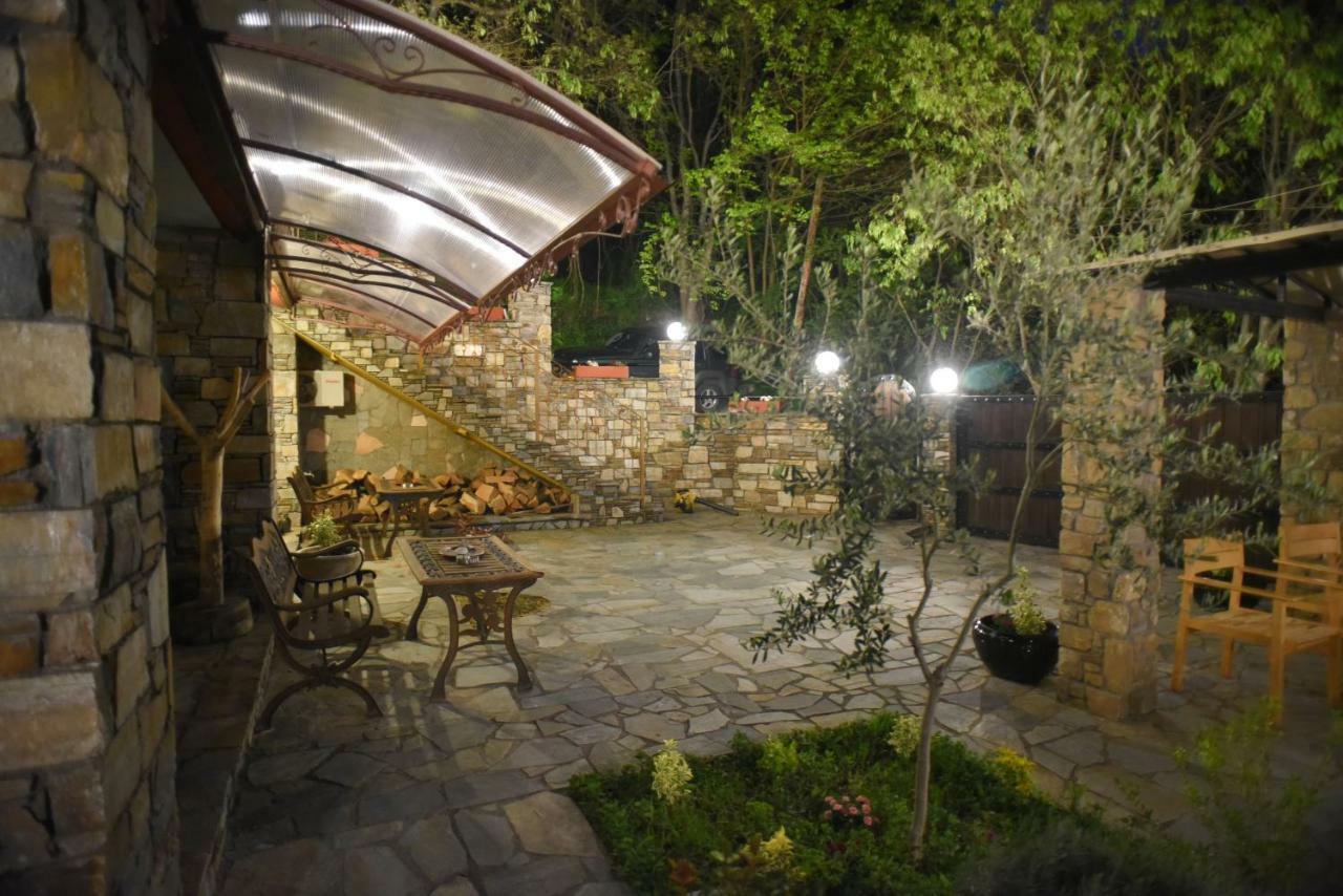 Santa Marina Guesthouse กาโต ลูตรากี ภายนอก รูปภาพ