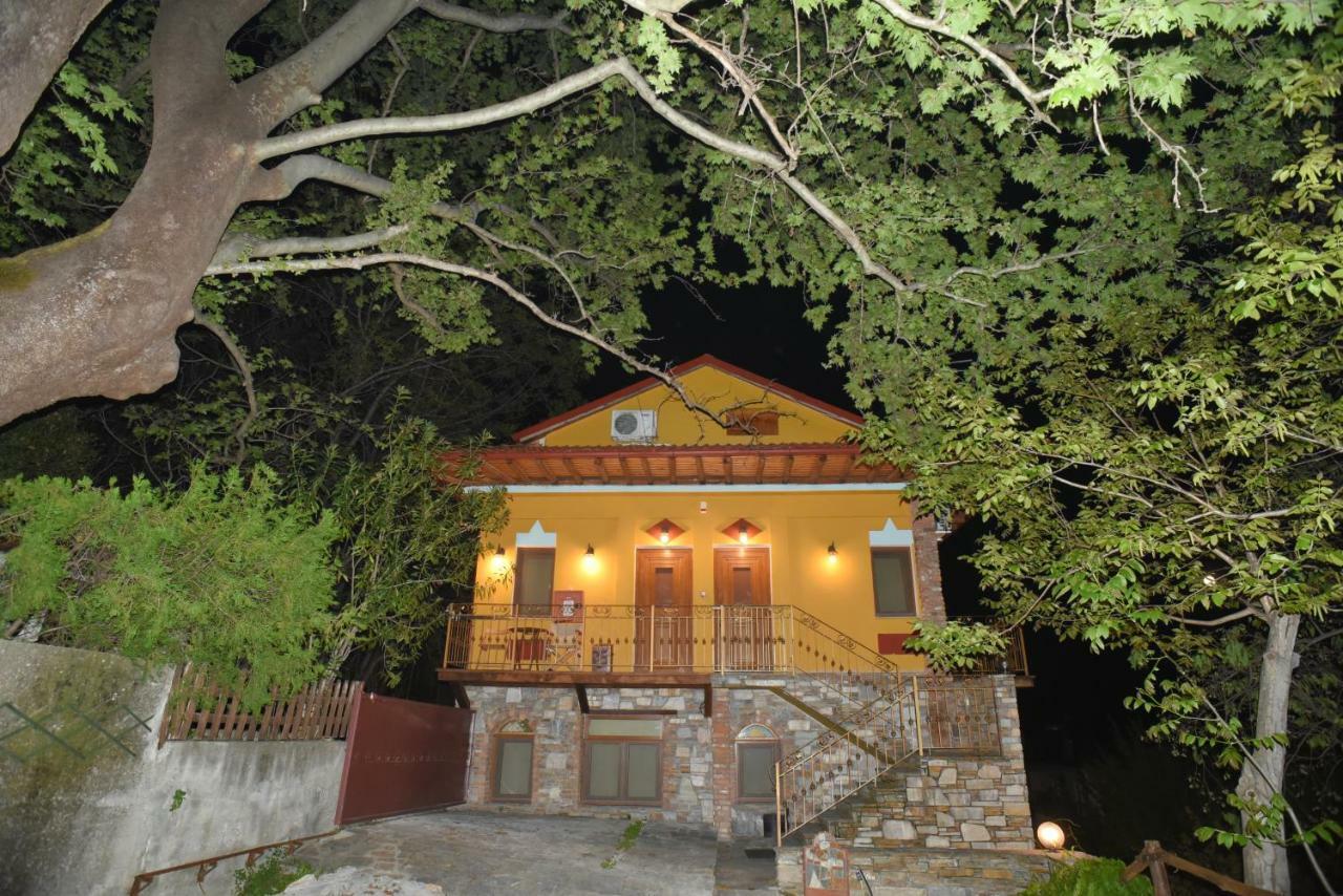Santa Marina Guesthouse กาโต ลูตรากี ภายนอก รูปภาพ
