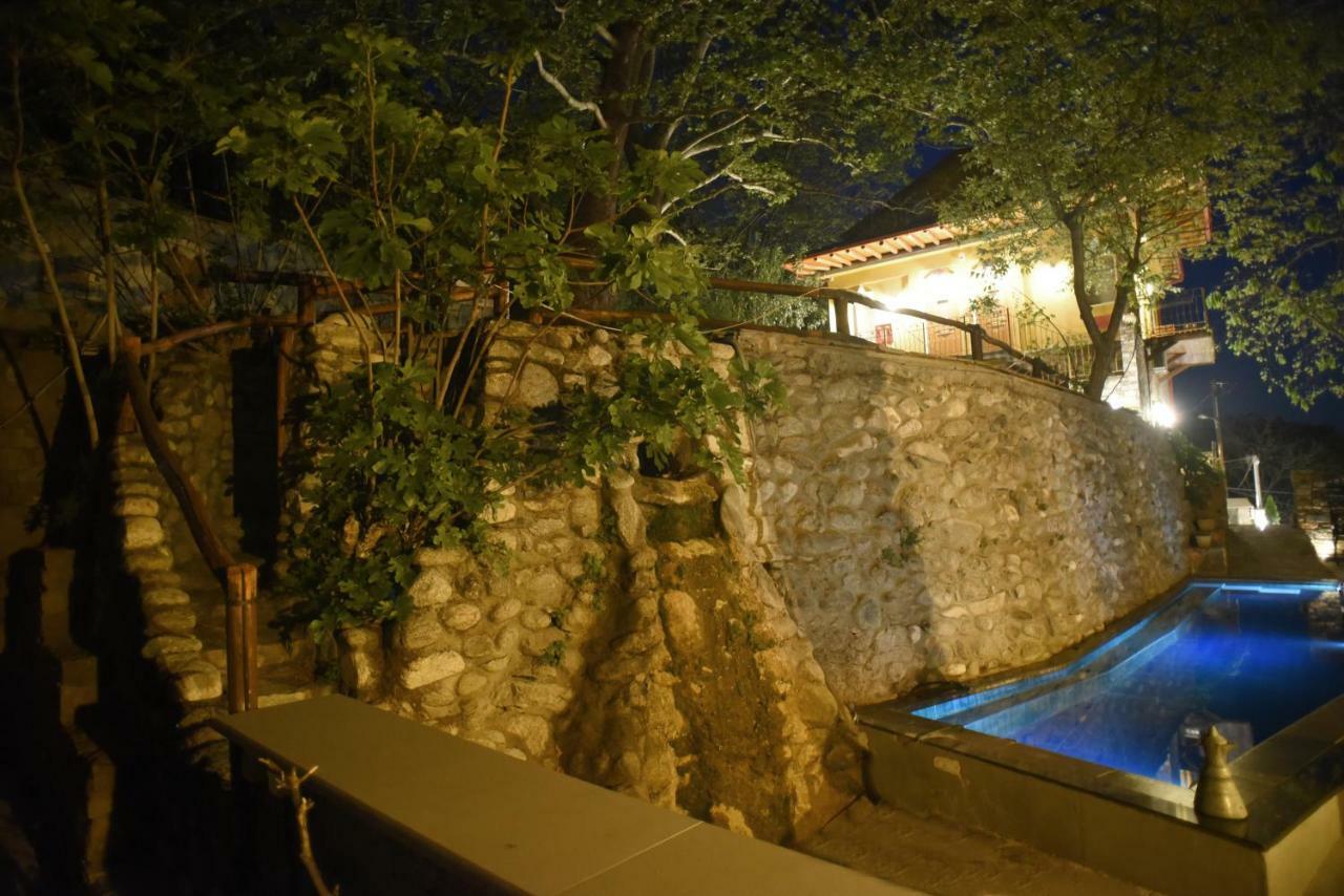 Santa Marina Guesthouse กาโต ลูตรากี ภายนอก รูปภาพ