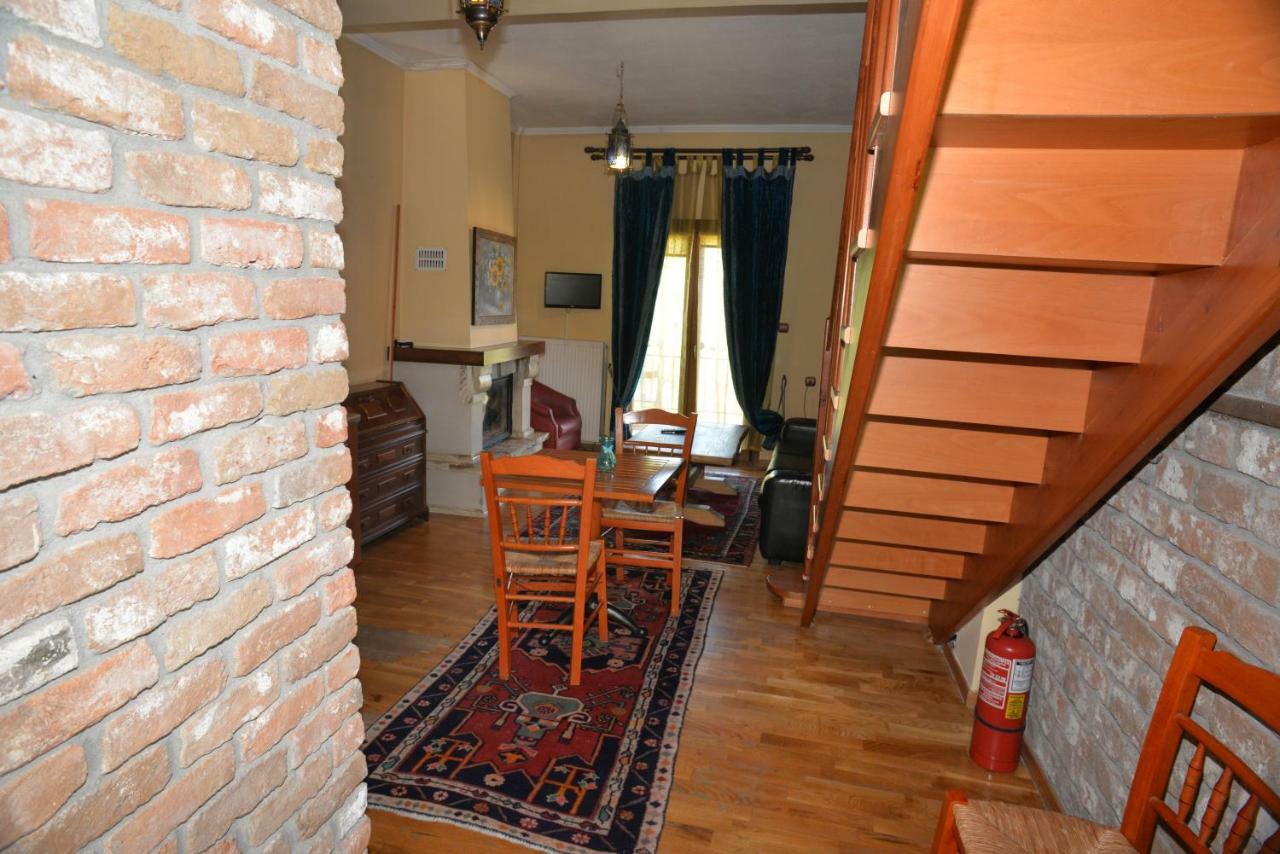 Santa Marina Guesthouse กาโต ลูตรากี ภายนอก รูปภาพ