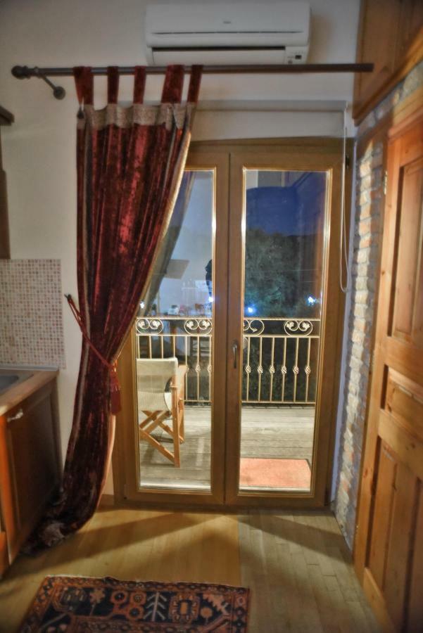 Santa Marina Guesthouse กาโต ลูตรากี ภายนอก รูปภาพ
