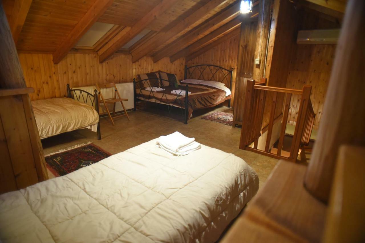 Santa Marina Guesthouse กาโต ลูตรากี ภายนอก รูปภาพ
