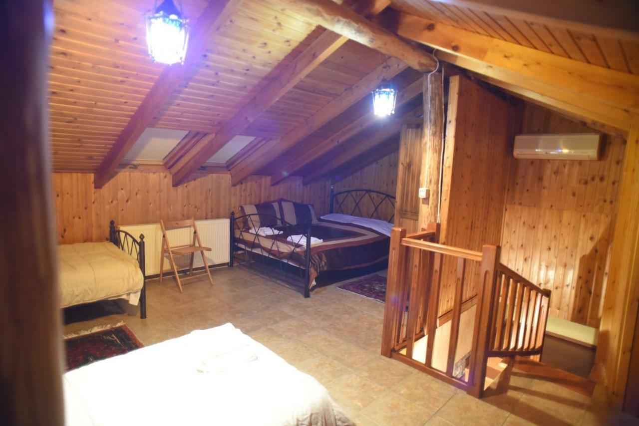 Santa Marina Guesthouse กาโต ลูตรากี ภายนอก รูปภาพ